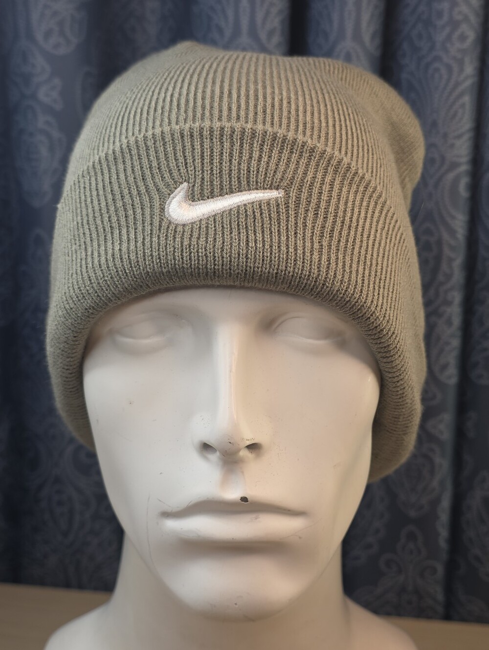 NWT Nike Swoosh Cuffed Beanie Gray Adult Unisex OSFA